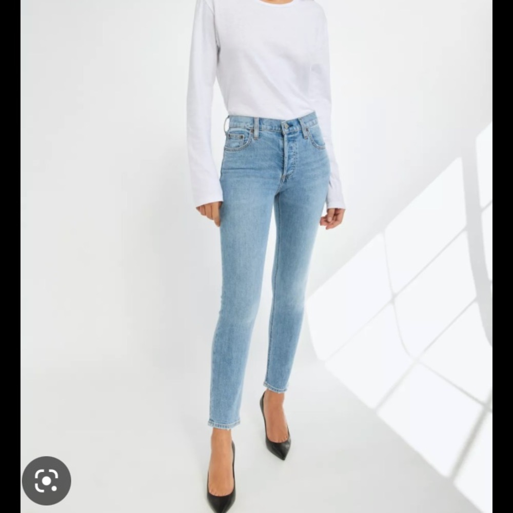 Aritzia - Denim Forum Yoko light wash straight jeans